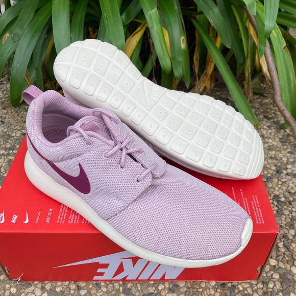Nike Roshe One - Picture 3 of 4